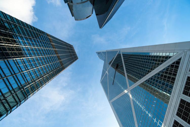 Moderna empresa de construcción de vidrio